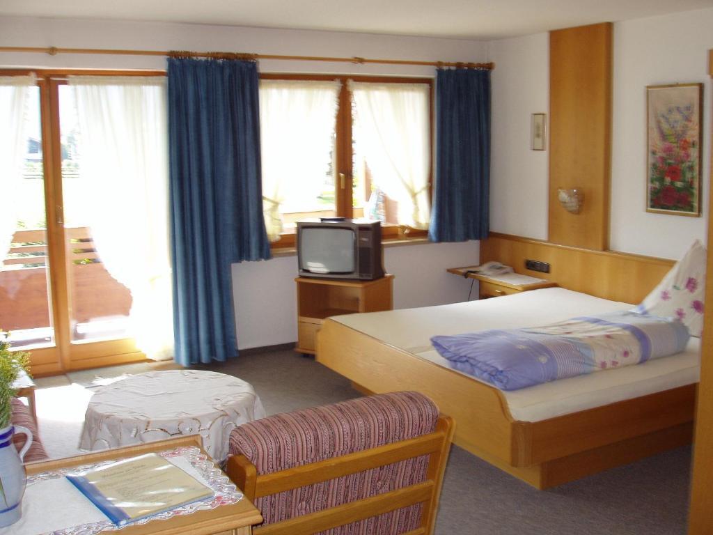 Gästehaus zur Färbe Apartments Oberstdorf Zimmer foto